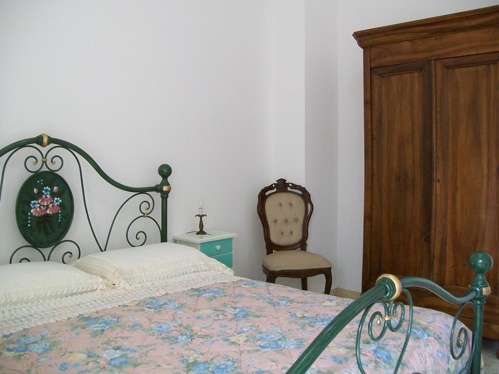 Notte Di Luna Room & Breakfast Oristano Szoba fotó