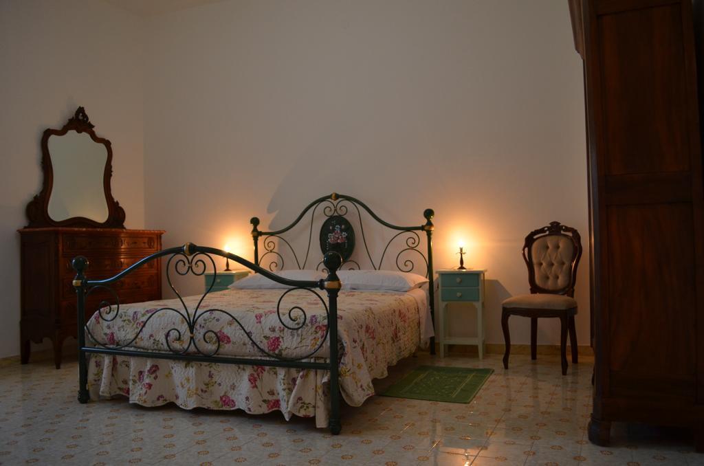 Notte Di Luna Room & Breakfast Oristano Szoba fotó